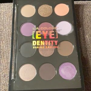 L.A COLORS EYE SHADOW